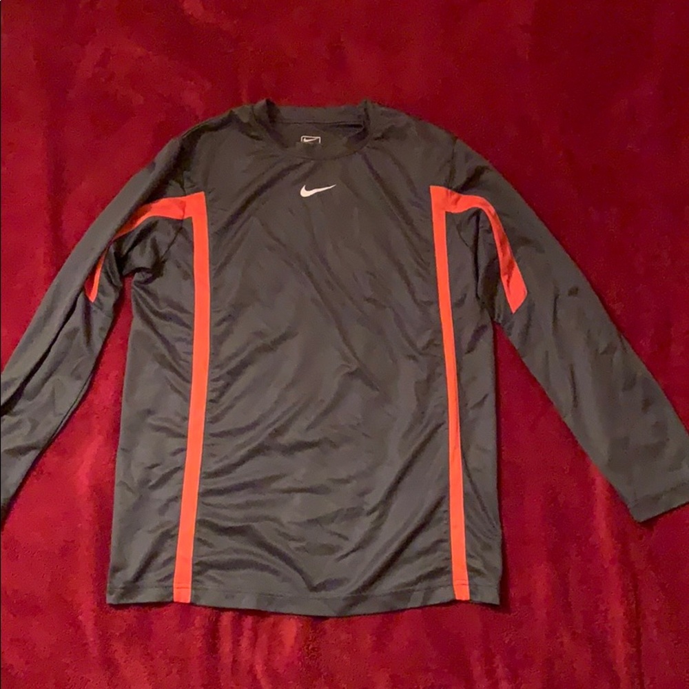 Nike performance long sleeve tee